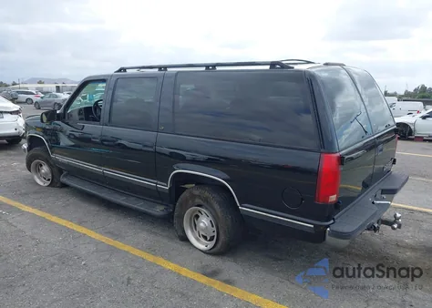1999 Chevrolet Suburban 1500 Lt z USA, uszkodzony, nr VIN 3GNFK16R6XG146089